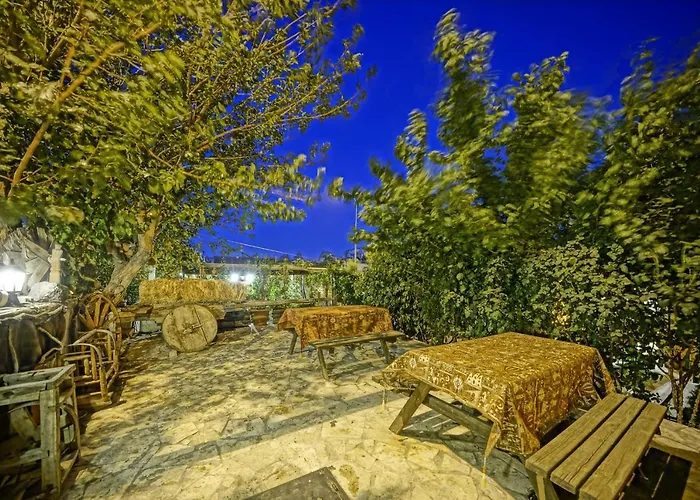 Maron Stone House Πανδοχείο