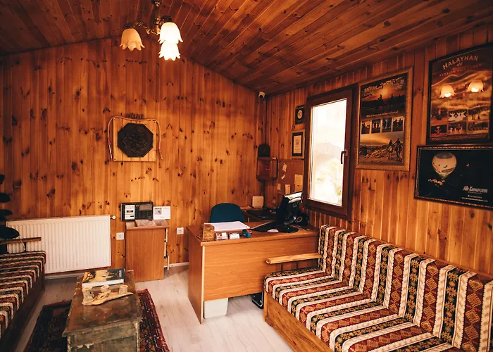 Πανδοχείο Maron Stone House